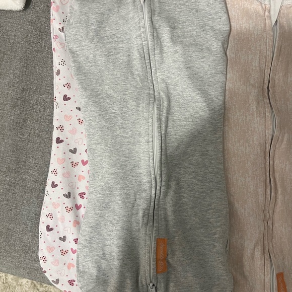 3 pack of swaddleme zip swaddles - used for 1 month size s/m - Picture 5 of 7
